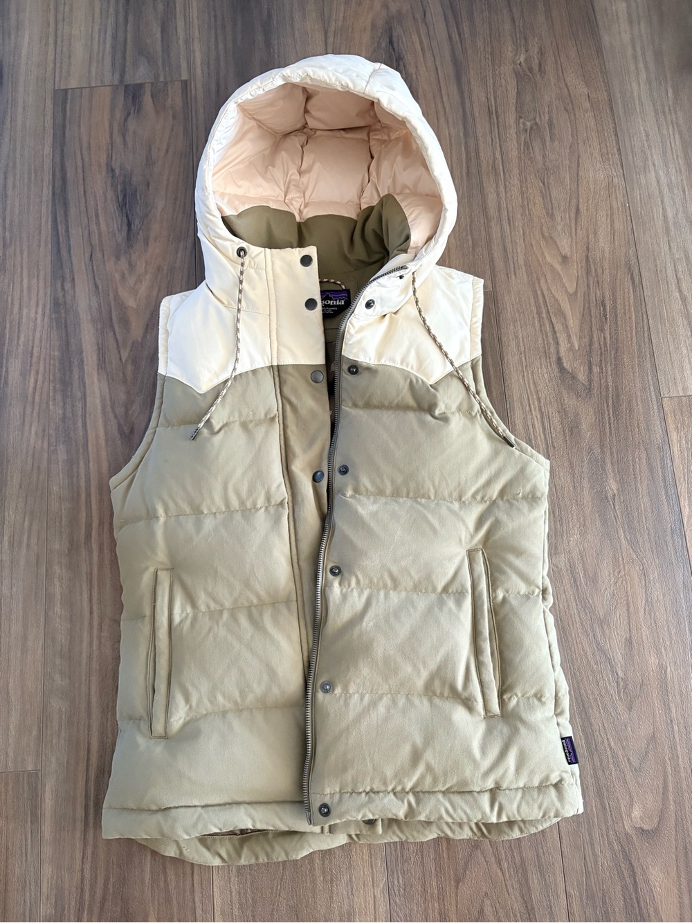 Patagonia Women’s Bivy Puffer Vest Hooded Down Jacket - Cream & Olive